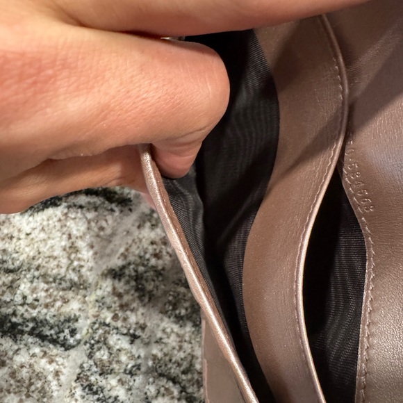 Gucci Tan Embossed Leather Wallet with Gold Heart Clasp with Free COA - Picture 7 of 10